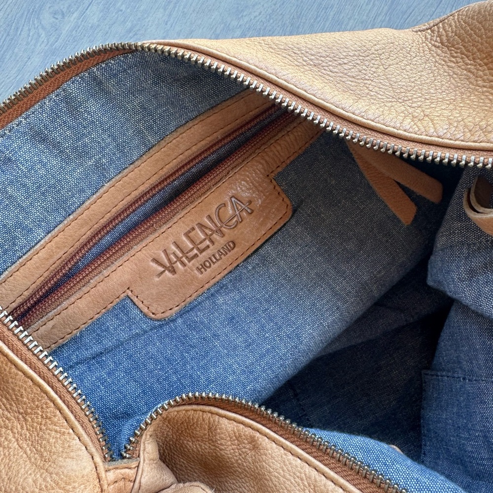 Vilenca Holland Hobo Bag with Slouchy Design and Adjustable Strap - Picture 6 of 8